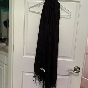 Like new black scarf , barely used